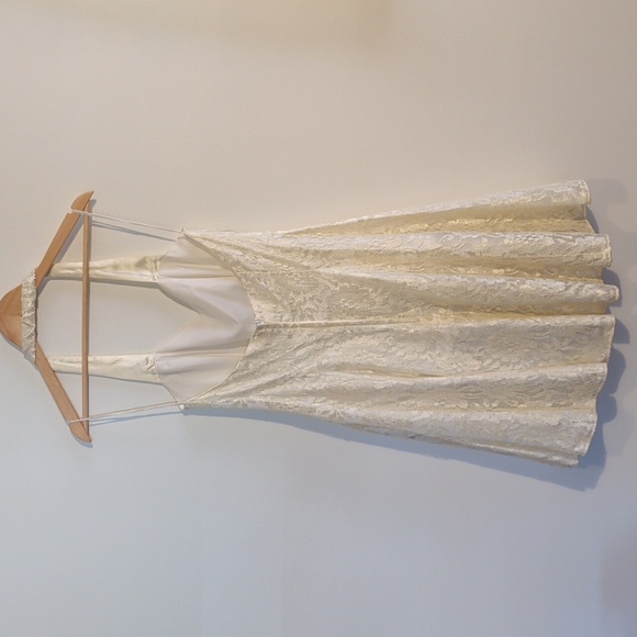 VINTAGE NU MODE cream lace dress - size small - Picture 6 of 15